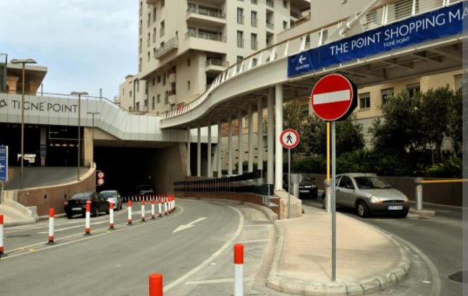 Traffic Incident at Tigne Marina Sends Marsa Resident to Hospital